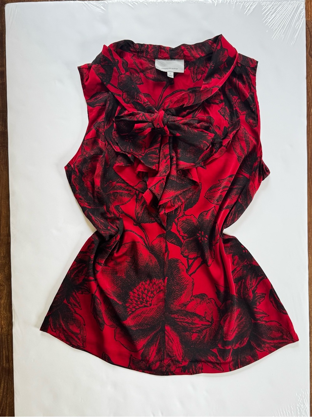 Classiques Entier Red and Black Floral Bow-Neck Sleeveless Top